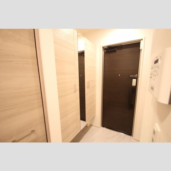 グラナーデ扇Ⅲ301号室 玄関