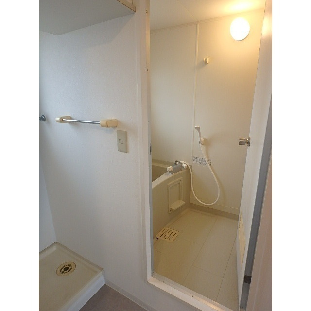 豊ロイヤルマンション401号室 内観