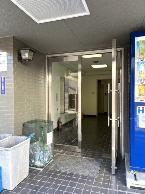 ラ・カーサ3階 エントランス