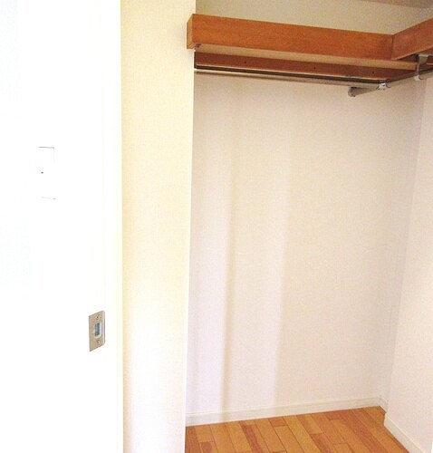 ライオンズステーションタワー松戸9階 WIC　洋室約6.6畳　※前回募集時／2024年2月の写真