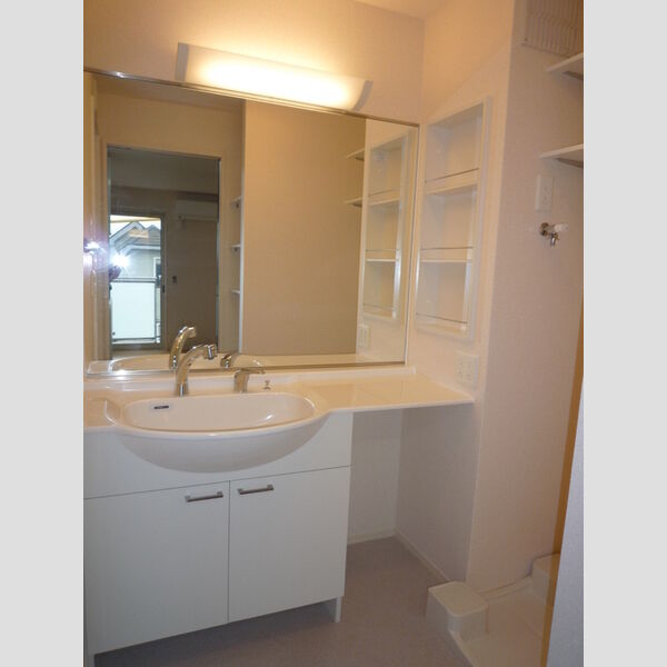 サンロイヤル102号室 カウンター型洗面化粧台