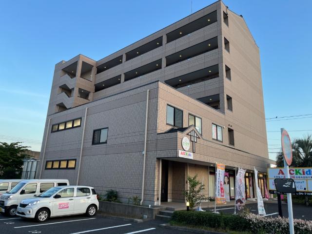 リバパレスおおたかの森 外観写真（昼）