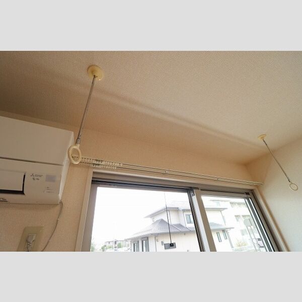 メゾンベール105号室 室内物干し
