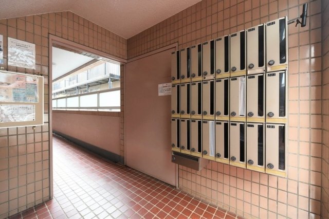 ルーブル氷川台3階 エントランス