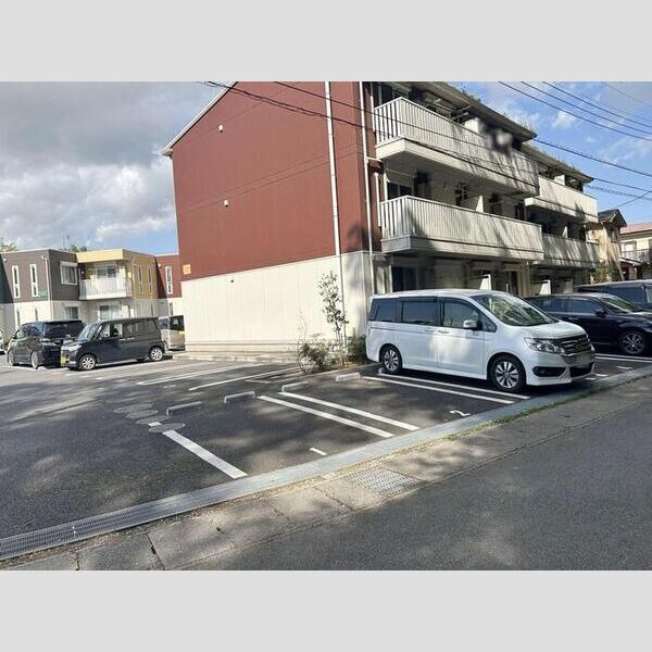 レインボーハウス(A)・エオス仲久保(B)　BB205号室 駐車場