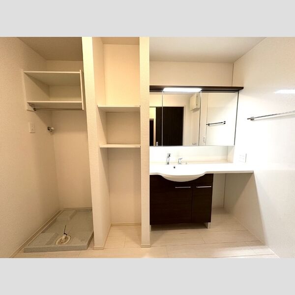 ブリランテ　B303号室 洗面所