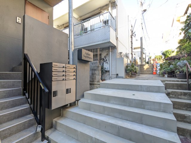 アピチェ戸越銀座0102号室 エントランス
