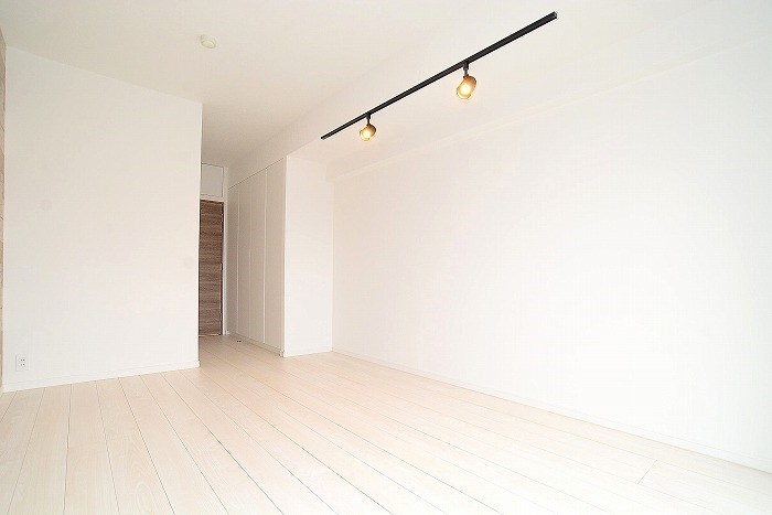 グランドコンシェルジュ大森本町Ⅰアジールコート6階 ※カラータイプ異なります。