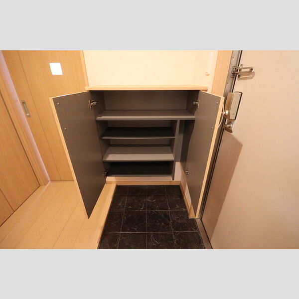 charmant court M´s　Ⅲ302号室 シューズボックス