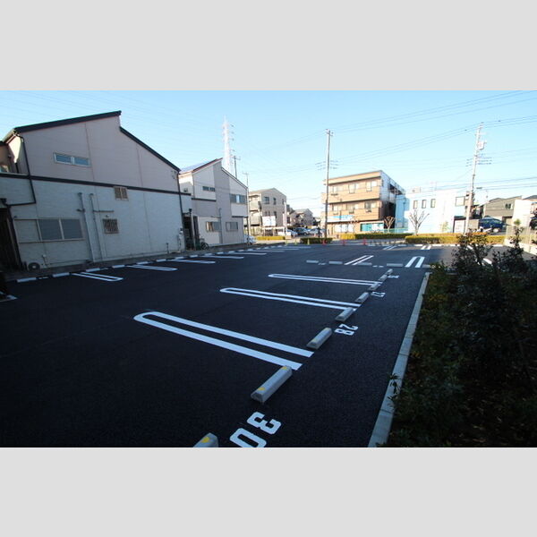 ル　シエル 駐車場