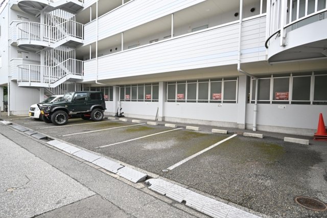 ウインベルデュエット川口 駐車場