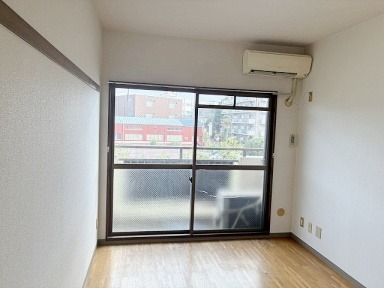 302号室