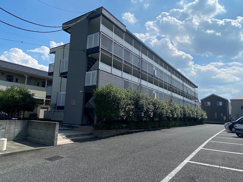 レオパレスアゼリアパークの外観画像