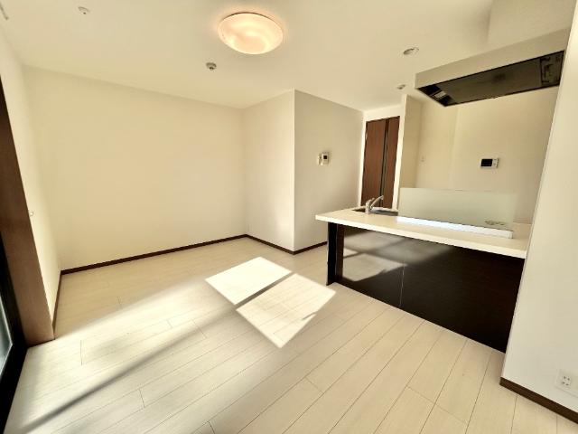 ＡＶＡＮＴＩ　ＨＩＬＬＳ　～アヴァンティ　ヒルズ～107号室 リビング