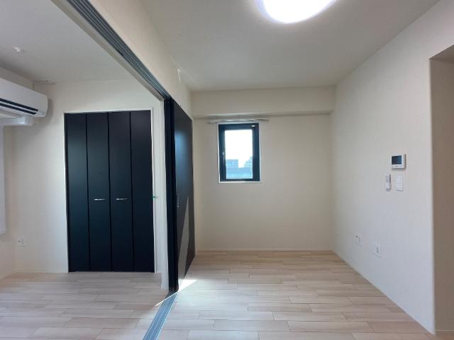 ピーニャ市川402号室 洋室