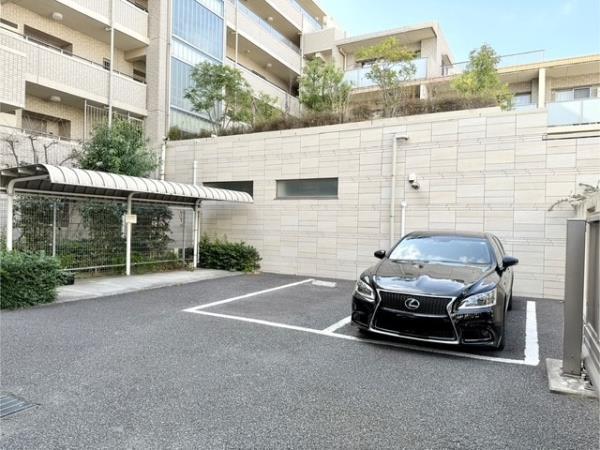 プレミアコンフォート西荻窪2階 駐車場