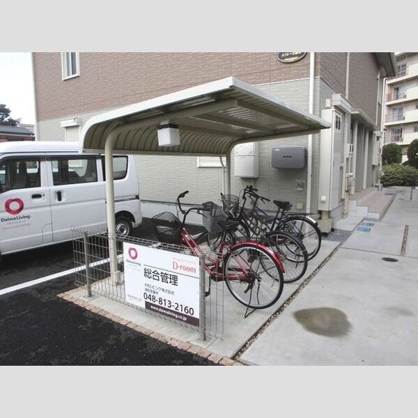 エクレール曲本 駐輪場