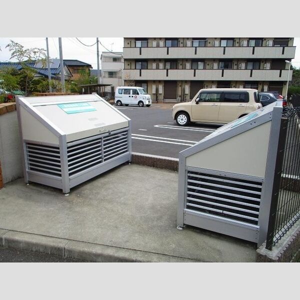 アルシオーネ101号室 ゴミストッカー