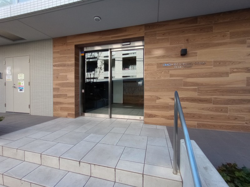 クレイシアIDZ新宿落合ディアコート エントランス
