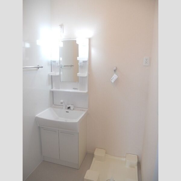 ビューテラスⅡ101号室 洗面台・洗濯機置き場