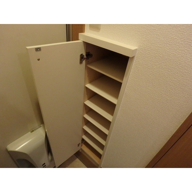 ルミエール105号室 シューズボックス