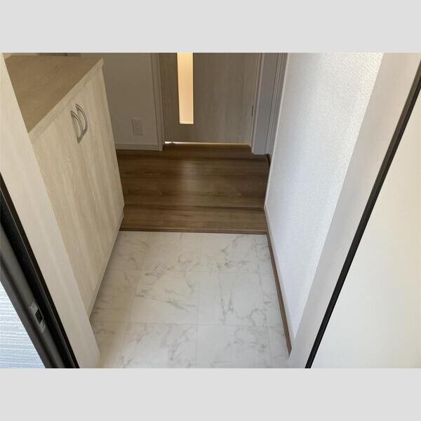 リーブルファイン中央区本町西 玄関