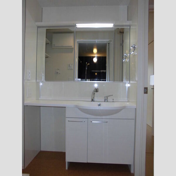 ガーネットブライト ワイドミラーの洗髪洗面化粧台♪