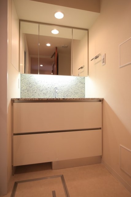 グランスイート四谷プレシア 洗面