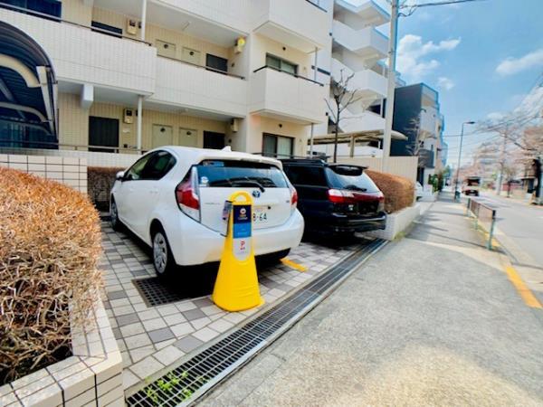 クレールベール碑文谷1階 駐車場