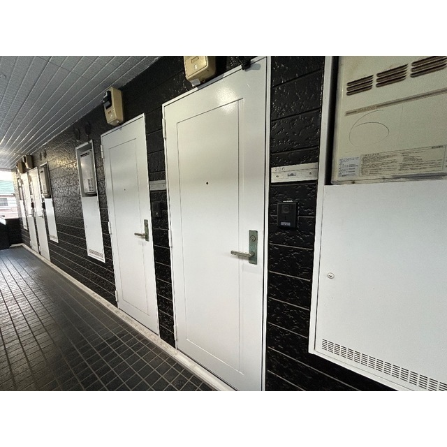 アルトーロ蒲生Ⅱ206号室 玄関
