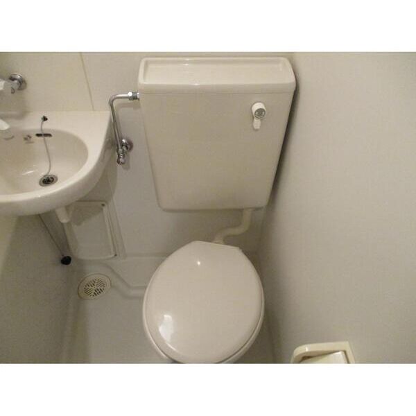 ヴィラ大塚102号室 トイレ