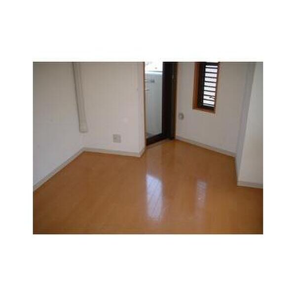 ラ・フルール芹ヶ谷104号室 リビング