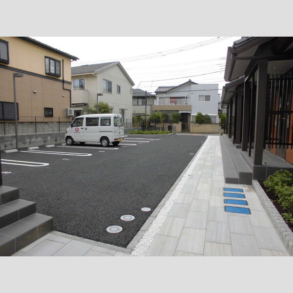 Breeze谷塚102号室 エントランス