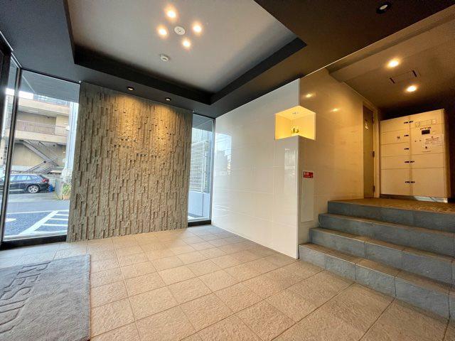 レジディア上落合地下1階 エントランス