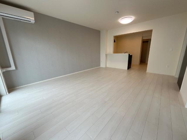 ディアパレス宮の前403号室 リビング