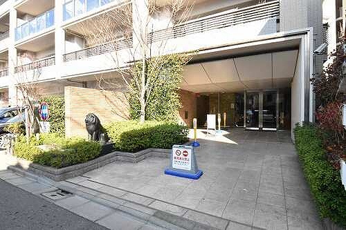 ライオンズ北小岩レジデンス エントランス　※2019年3月の写真