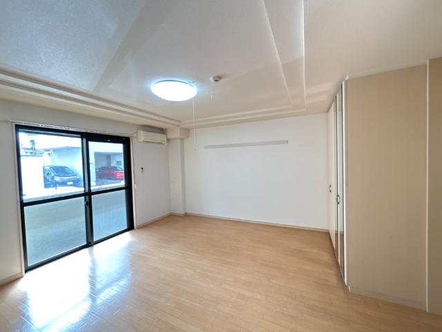 ラッフィナート田園102号室 洋室