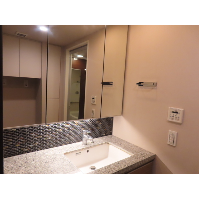 ザ・パークハウス西新宿タワー６０54階 洗面