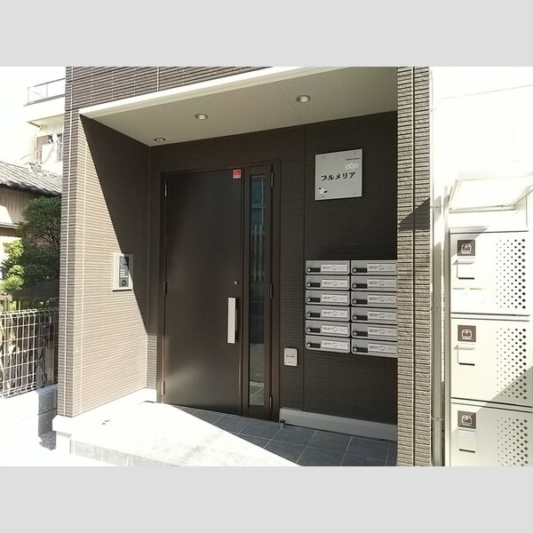 プルメリア203号室 エントランス