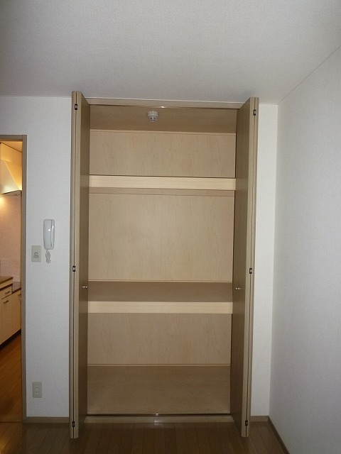 メゾンエスポワール 収納