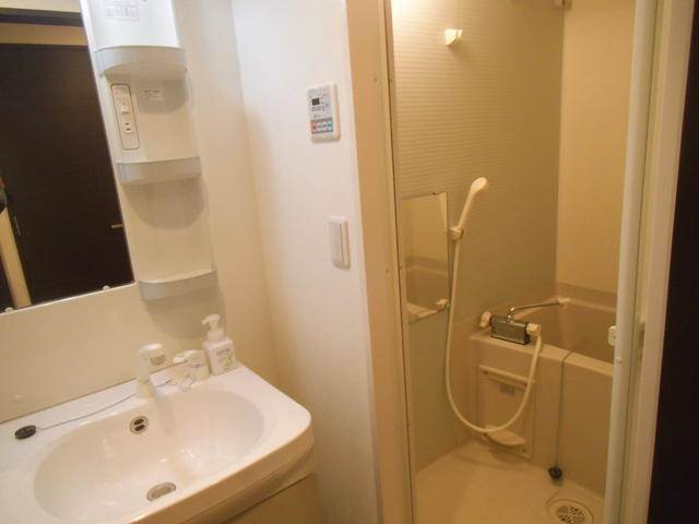 Ｇｅｎｏｖｉａ両国Ｇｒｅｅｎ　Ｖｅｉｌ2階 部屋その他