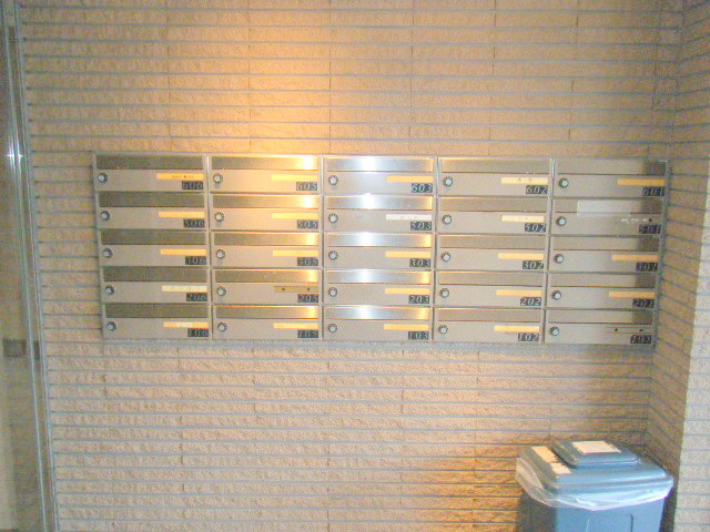 グランコート蘇我0606号室 集合ポストもございます☆