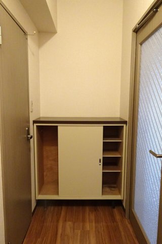 アゼリア岡津 シューズ入れ　※現況優先