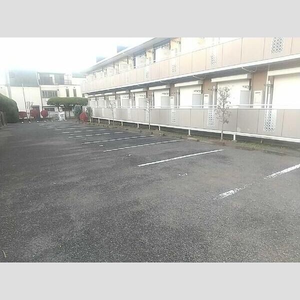 フォレストヴィラ北斗 駐車場