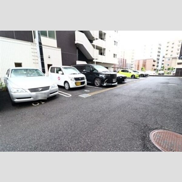 Ⅴesta(ウェスタ) 駐車場