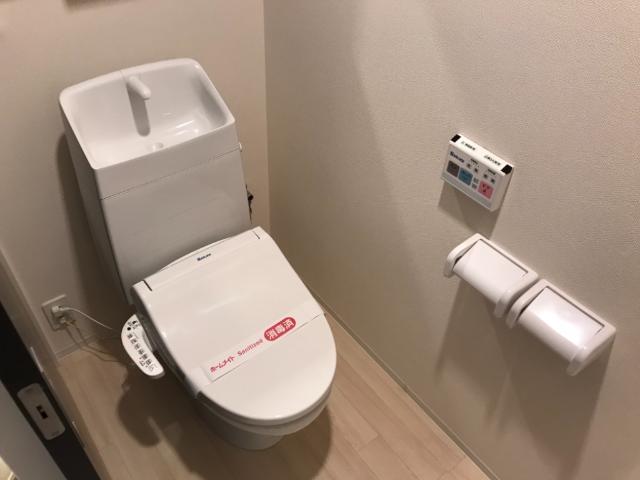 ビオラ・宮町203号室 シャワー付トイレ