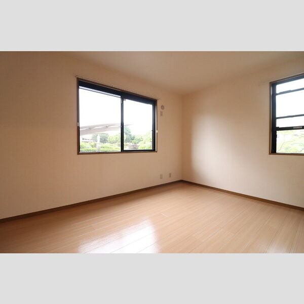 ラフォーレ皇山101号室 ★洋室7帖★