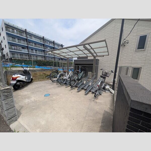 SIGNATURE 05 片倉レジデンス 駐輪場