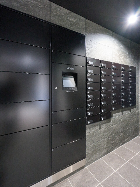 ドゥーエ日暮里Ⅲ4階 宅配・メールボックス