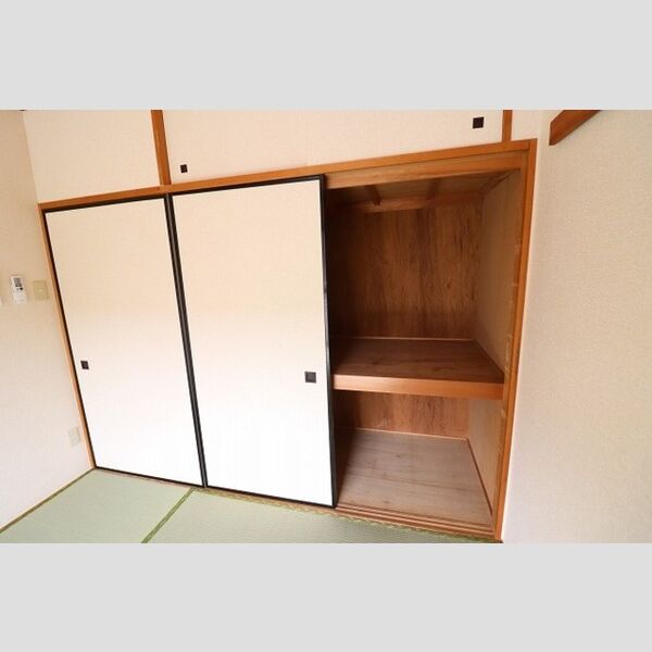 プレジール井山211号室 和室　押入